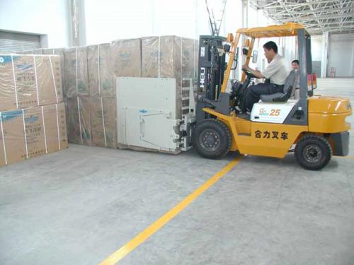 Carton Clamp在冰箱中使用