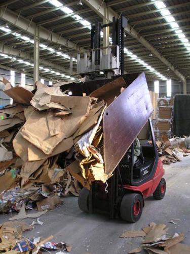 與桶的鉸鏈叉子